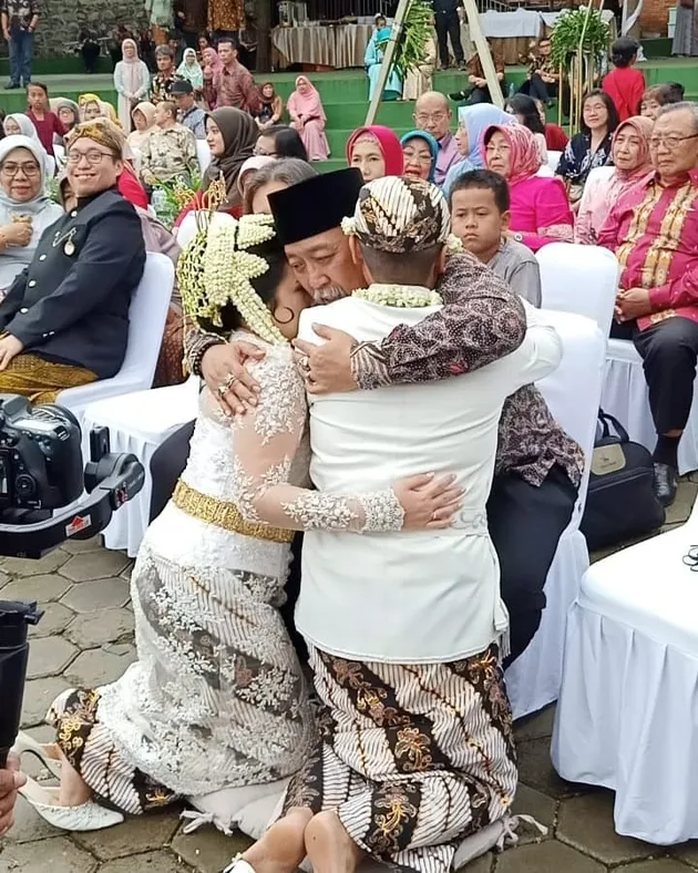 Pernikahan Anak Dono