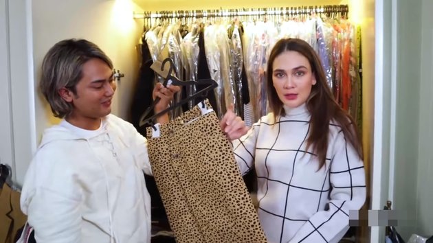 10 Photos of Luna Maya's Wardrobe, Having Many Million Rupiah Shoes with the Same Model and Unused Clothes Complete with Price Tags