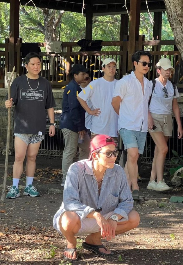 10 Pictures of Ji Chang Wook's Vacation in Labuan Bajo, Visiting Komodo Island - Enjoying the Heat on the Beach