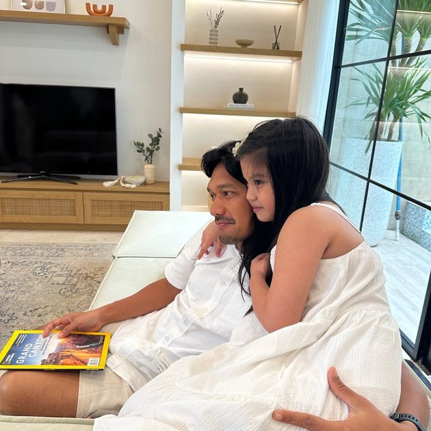 10 Portraits of Togetherness of Ibnu Jamil with Yaya, Ririn Ekawati's Stepfather Feels Like a Biological Father - Their Sweet Interaction is Touching