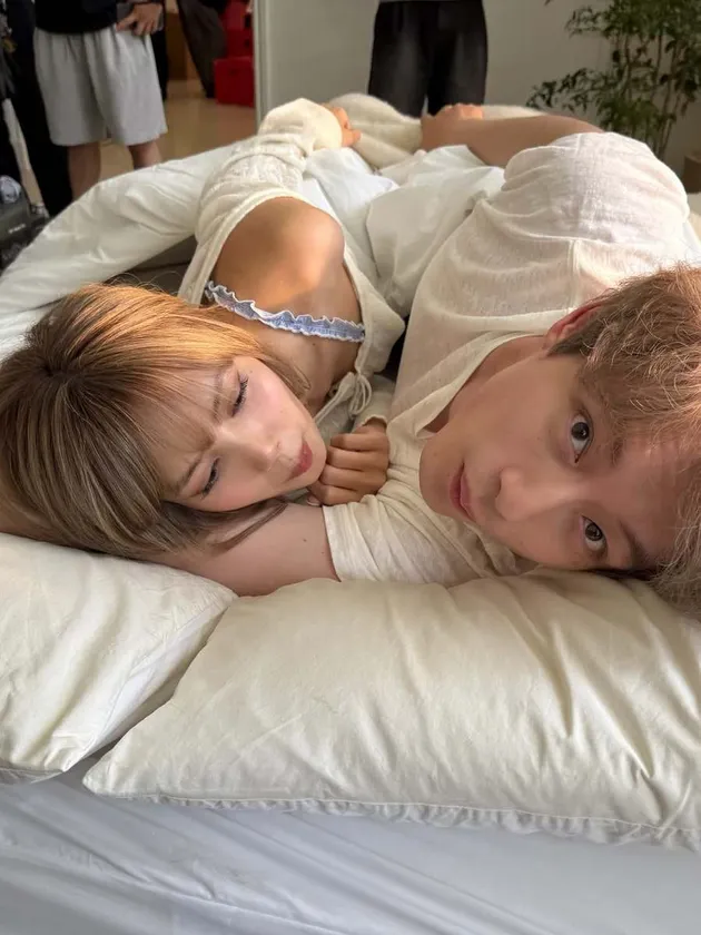 Kebersamaan Lisa BLACKPINK dan Kentaro Sakaguchi