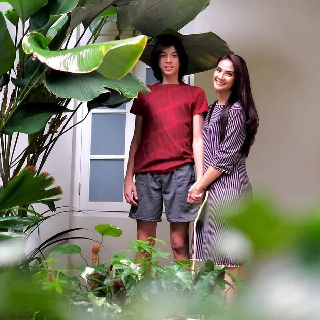 Maudy Koesnaedi dan Eddy Meijer