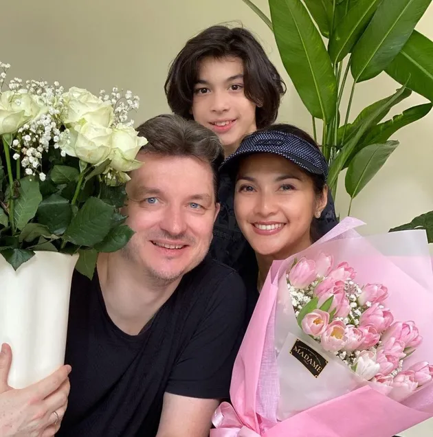 Maudy Koesnaedi dan Eddy Meijer