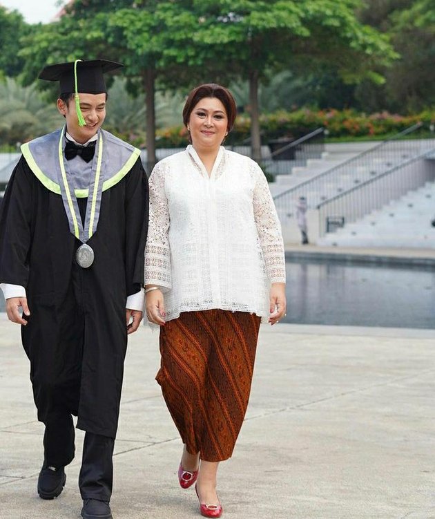 10 Photos of Randy Martin's Graduation, Completing His Education with a B.B.A Degree, the Best Gift on His 25th Birthday