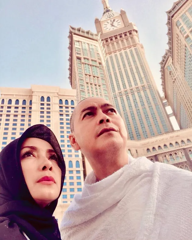 Adipura dan Ranee Dee