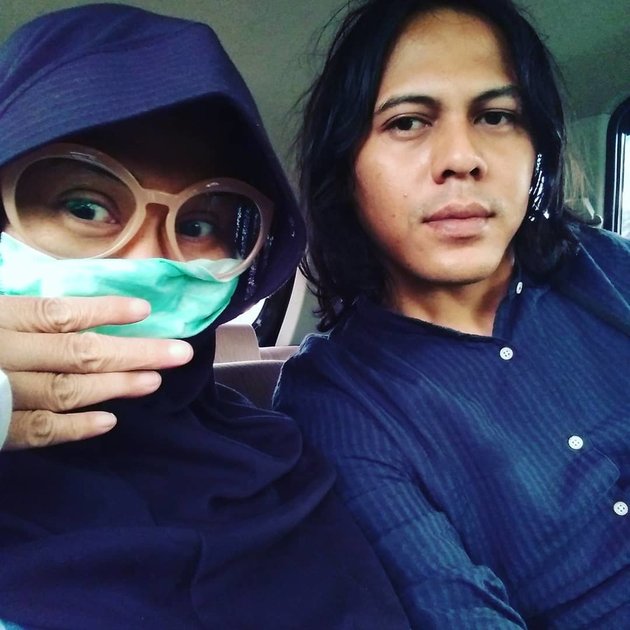 10 Photos of Memories of Ria Irawan and Her Husband, the Personal Assistant Who Always Loyal Accompanies Until the Last Breath