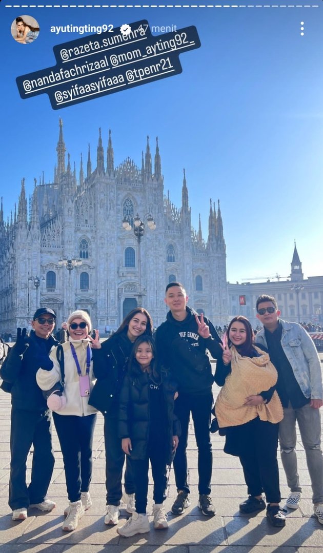 10 Portraits of Ayu Ting Ting's Fun Trip to Italy with her Extended Family, Looking Beautiful in Casual Outfits