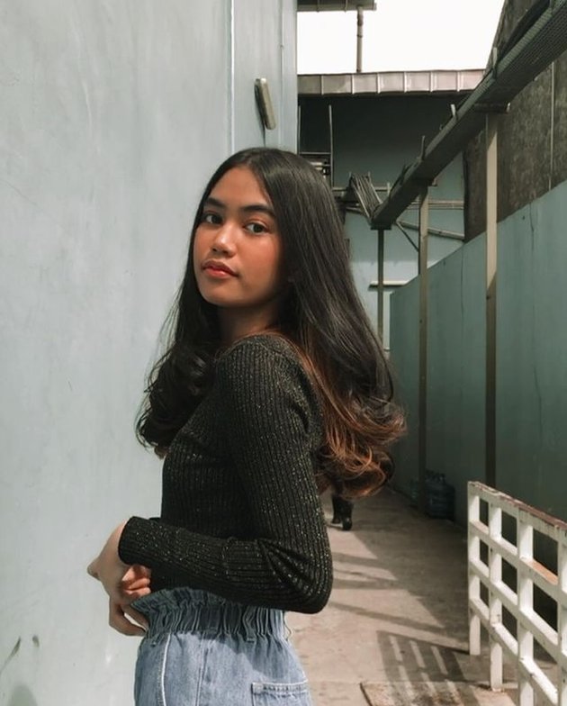 10 Portraits of Lasha, the Beautiful Eldest Daughter of Tessa Kaunang Who is Growing Up as a Teenager