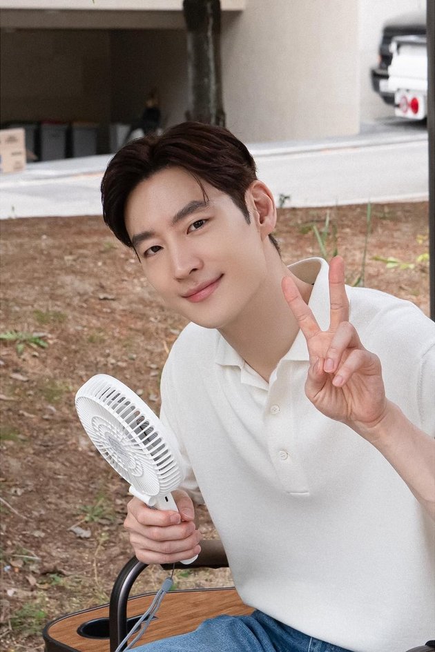 10 Portraits of Lee Je Hoon Who Admits He Doesn't Want to Date Fellow Celebrities, Fans: I Want to Force Myself