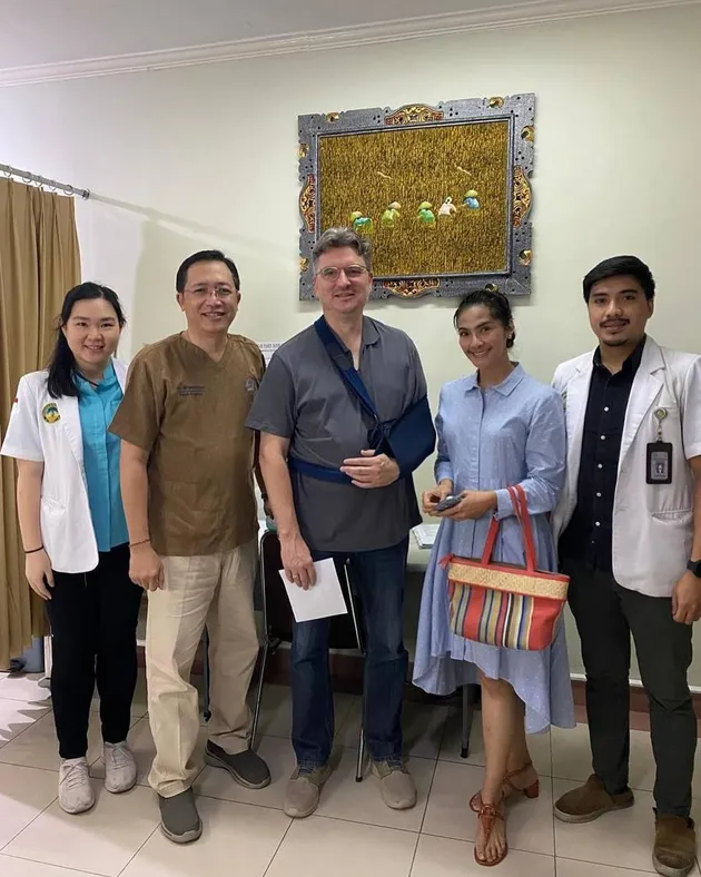 Suami Maudy Koesnaedi Cedera