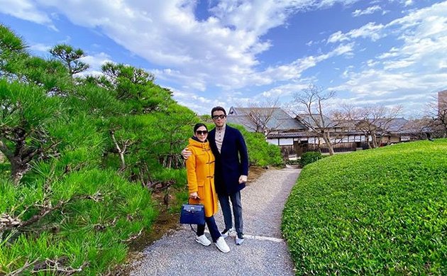 10 Pictures of Syahrini and Reino Barack's New Year Vacation, Traveling around England - Japan - America
