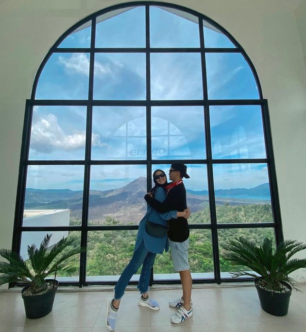 10 Pictures of Romantic Vacation of Citra Kirana and Rezky Aditya in Bali, Baby Athar Successfully Makes Adorable!