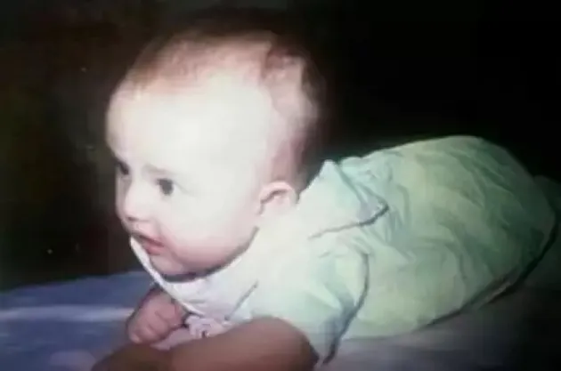 Foto Masa Kecil Istri Pejabat