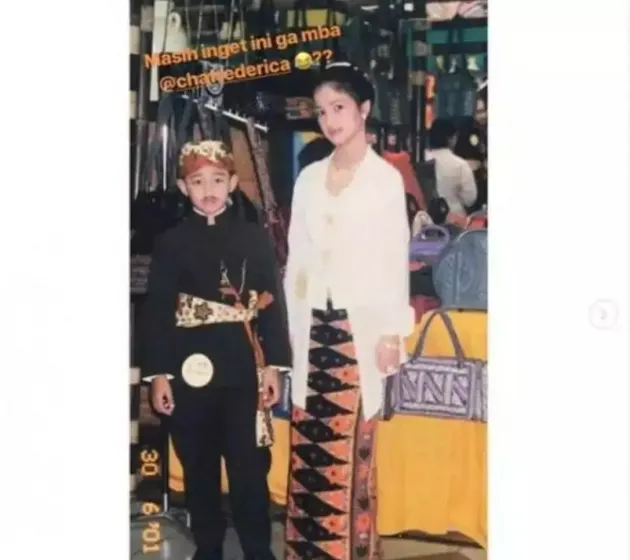 Foto Masa Kecil Istri Pejabat