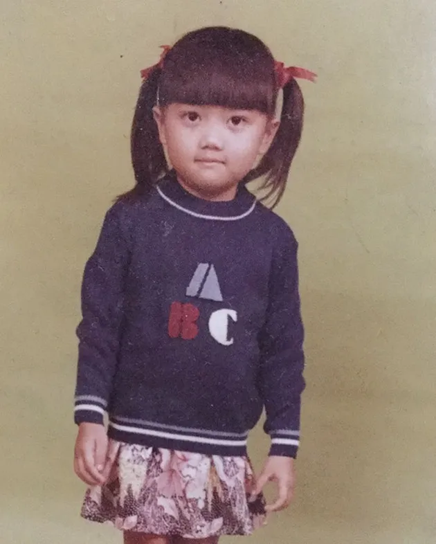 Foto Masa Kecil Istri Pejabat