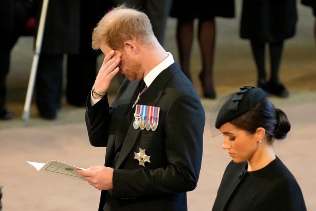 10 Portraits of Meghan Markle on the Day of Queen Elizabeth II's Funeral, Tears of the Duke of Sussex Highlighted