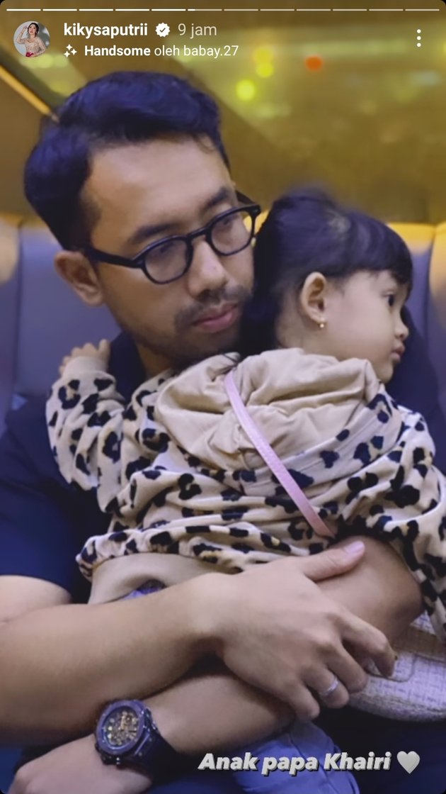 10 Portraits of Kiky Saputri's Moments with Her Adopted Daughter, Maternal Aura Shines When Taking Care of the Little One
