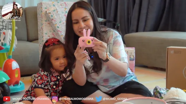 Kado Ulang Tahun Briel Anak Momo Geisha