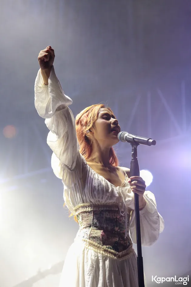 Nadin Amizah di Panggung KLBB Festival 2024