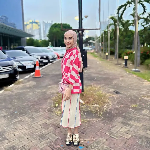 Nadya Shavira Berhijab