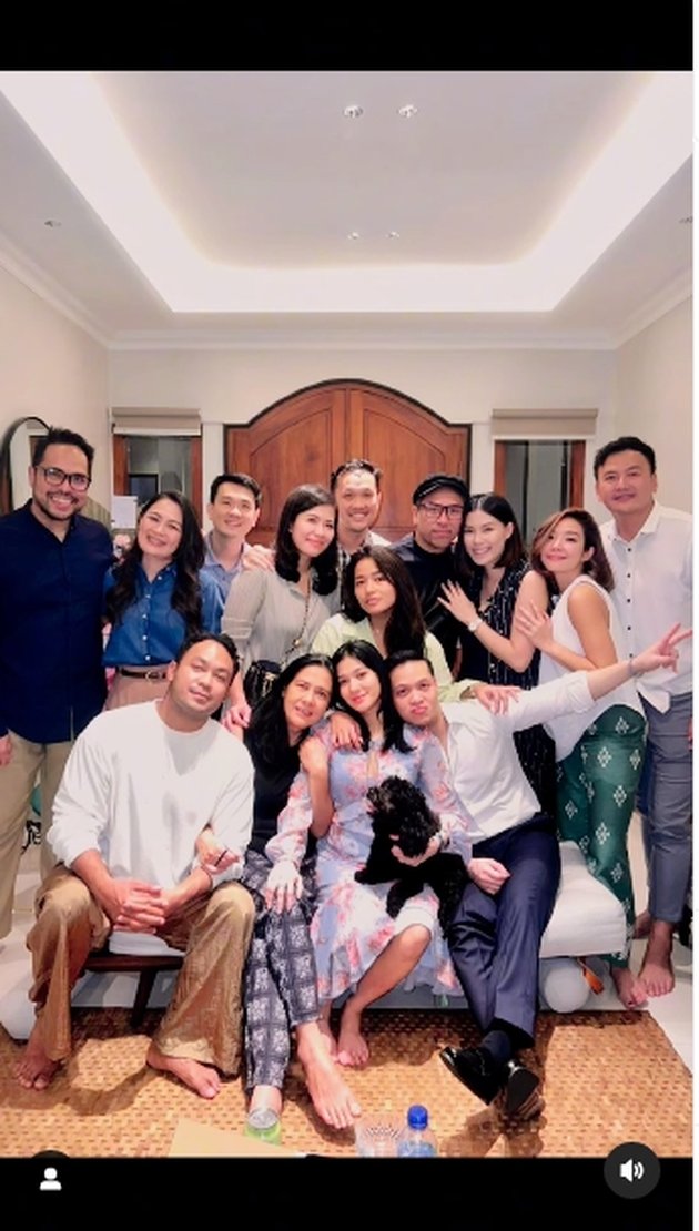 10 Photos of Naysilla Mirdad's 35th Birthday, Surprised by Close Relatives - Sweet Greetings from Arifto Hutagalung Make You Cry