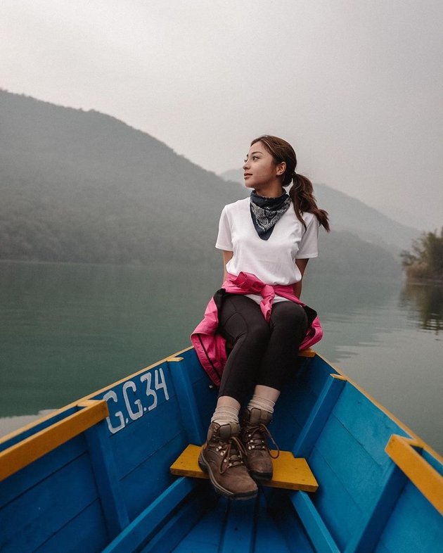10 Portraits of Nikita Willy's Backpacking Vacation in Nepal, Exploring Kathmandu - Enjoying the View at the Peak of the Ice Mountain