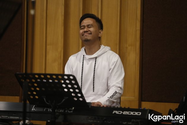 10 Sweet Nostalgic Moments of Kerispatih & Sammy Simorangkir During Rehearsal for the 