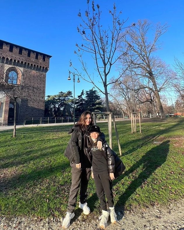 10 Photos of Ayu Ting Ting's OOTD during Vacation in Italy, Praised for Being Beautiful and Always Stylish