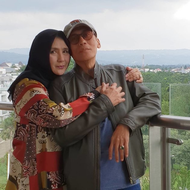 10 Portraits of Pangky Suwito and Yati Octavia, Timeless Romance Despite Being Together for 41 Years