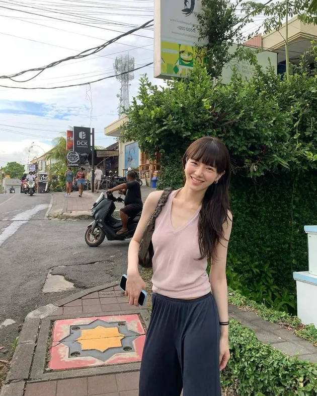 Potret Park Gyu Young saat liburan di Bali