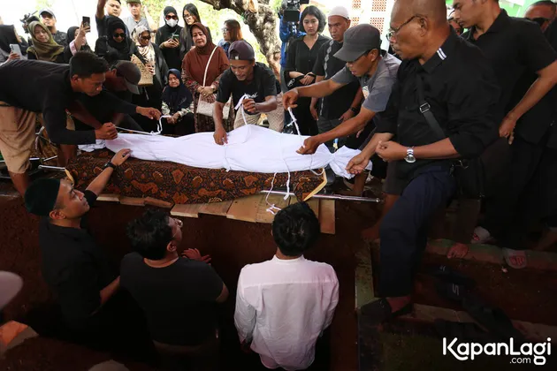 Pemakaman Puput Novel
