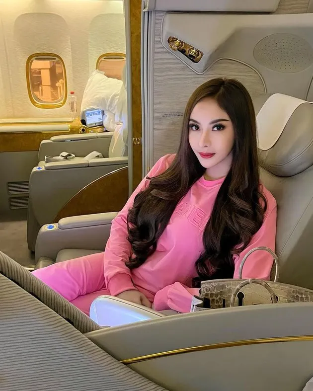 Penampilan Istri Artis yang Sukses Curi Perhatian