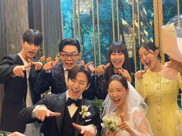 10 Photos of Yoona Girls Generation and Junho 2PM's Wedding in 'KING THE LAND', Full of Happiness - Feels Like a Real Wedding