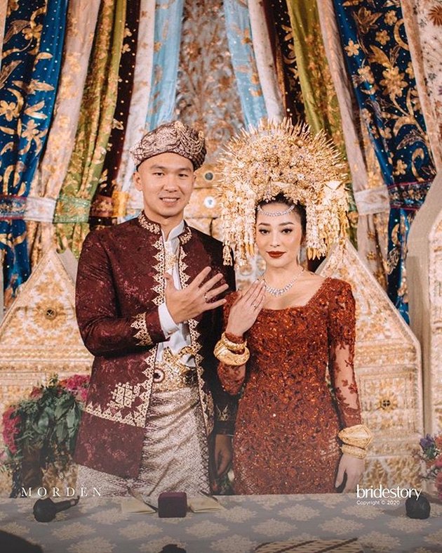 10 Portraits of Nikita Willy's Charm at the Wedding Ceremony, Beautiful in Minang Traditional Attire