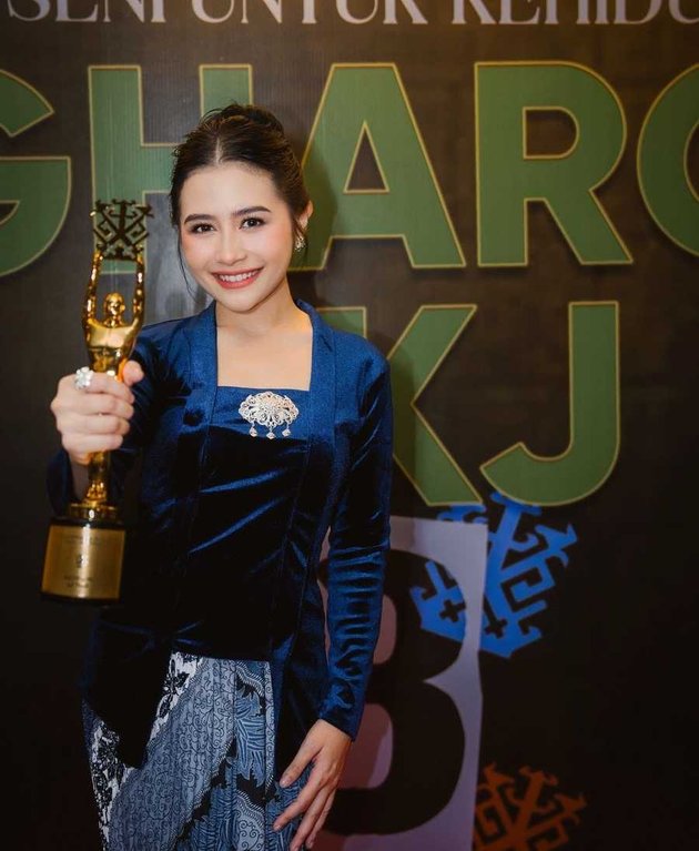 10 Portraits of Prilly Latuconsina Winning the 2024 IKJ Award for Best Actress: Being an Artist is Not Easy