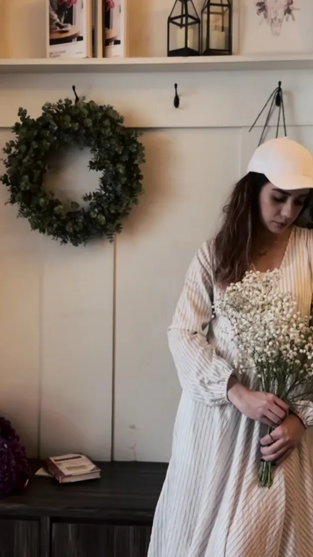 Putri Anne Lepas Hijab