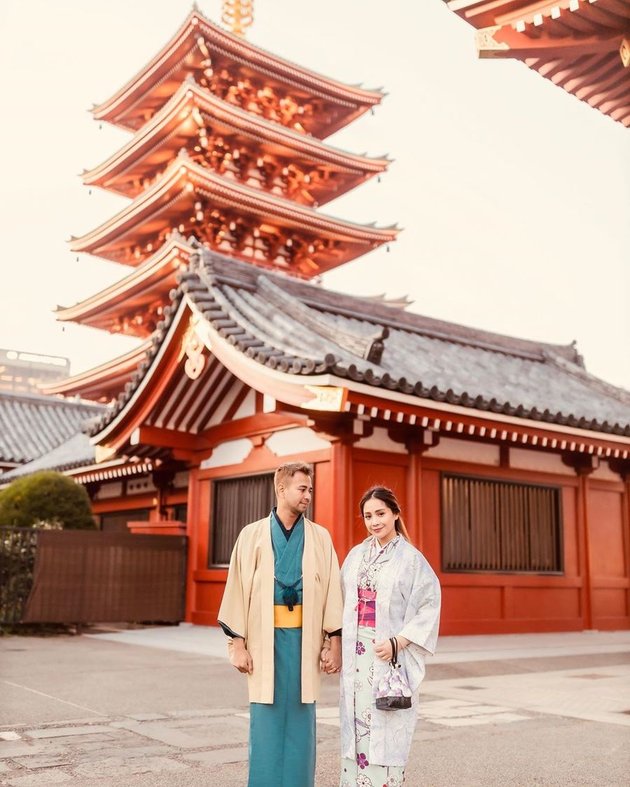 10 Photos of Raffi Ahmad and Nagita Slavina in Sakura Land, Harmonious in Kimono