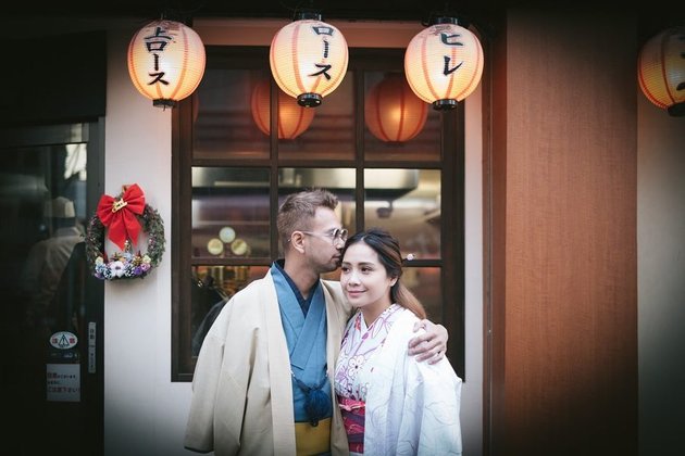 10 Photos of Raffi Ahmad and Nagita Slavina in Sakura Land, Harmonious in Kimono