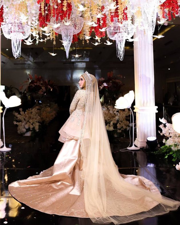 10 Portraits of the Wedding Reception of Tengku Anataya, Daughter of Cindy Fatika Sari, a Bride as Beautiful as a Fairy Tale Princess