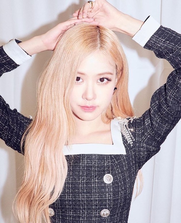 10 Stunning Photos of Rose BLACKPINK with Blonde Hair