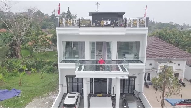 10 Potret Rumah Baru Kartika Putri in Puncak, Luxurious with 3 Floors Like a Palace