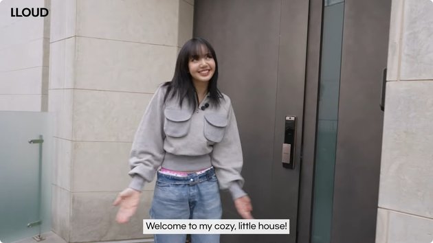 10 Pictures of Lisa BLACKPINK's Luxurious Modern Minimalist House - First Show New Car to Fans