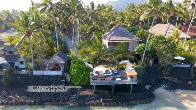 10 Photos of Luna Maya's Childhood Home in Bali that is Now a Bungalow, Often Used as a Wedding Venue - Beachfront Location