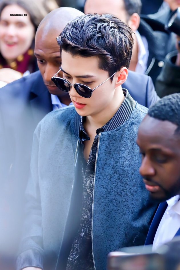 10 Portraits of Sehun EXO Looking Super Stylish Attending a Fashion Show in Paris, Handsome and Clear Face!