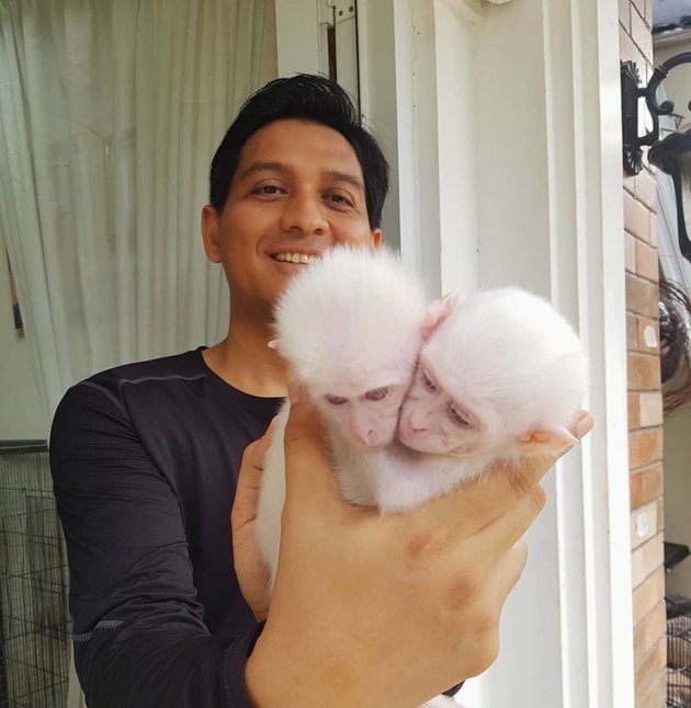 10 Portraits of Celebrities with Unique and Unusual Pets, Irfan Hakim - Aura Kasih