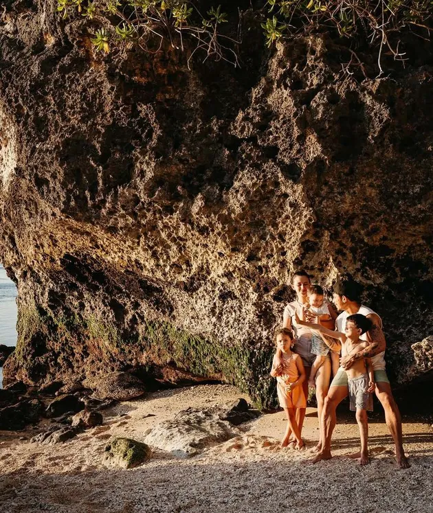 Selebriti yang Tak Pakai Jasa Babysitter