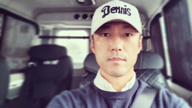 10 Portraits of Ji Jin Hee's Selfie with the Same Angle and Flat Expression ala Dads, Turns Out the Reason is Surprising