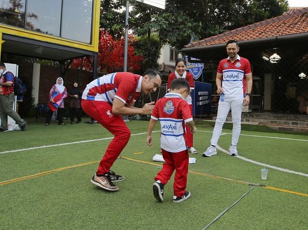 10 Portraits of the Yudhoyono Family Celebrating Independence Day, Sack Race Competition to Eating Kerupuk
