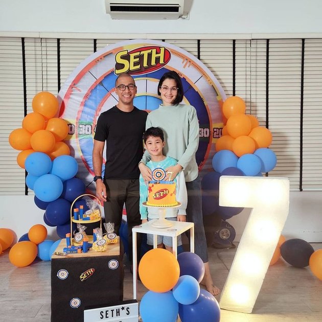 10 Portraits of Seth Ananda Putra, the Youngest Son of Marcell Siahaan and Rima Melati Adams, Getting Handsome at the Age of 6