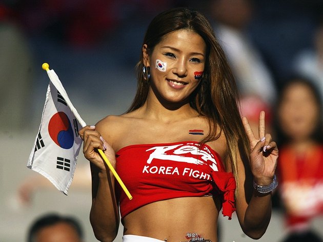 10 Photos of Shim Mina Still Stunning at the Age of 52, Once Viral as Ulzzang in the 2002 World Cup - Body Goals and Her Visuals Make You Lose Focus